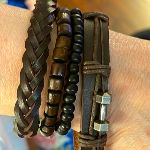 NWT- Multilayers Bracelet for Women - Picture 1 of 2